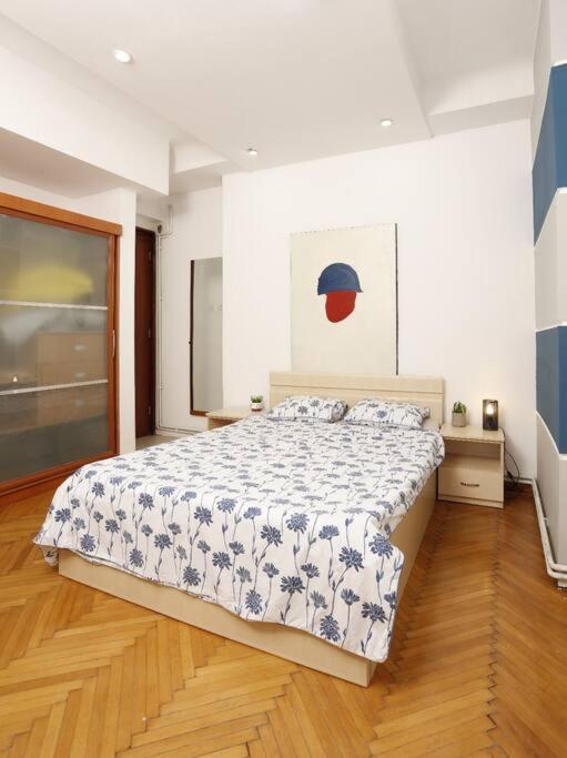 1 Bdrm Apartment In City Center Bukarest Exterior foto